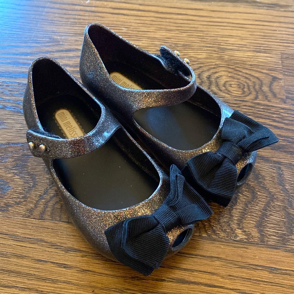 Excellent Condition Mini Melissa ~ Size 7